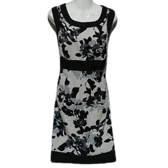 Perceptions New York Dresses & Skirts - 5/$25 Perceptions New York Floral Sheath Dress